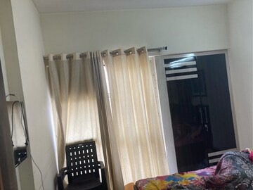 Room in 2 BHK Apartment at Panchsheel Pinnacle, Sector 16 Greater Noida – for Rent