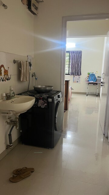 Team Area in 2 BHK Apartment at Ruturang Complex, Walvekar Nagar – for Rent