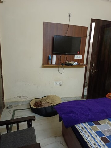 Living Room in 2 BHK Builder Floor at Suncity Township Gurgaon, Sector 54 – for Rent