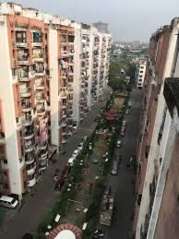 Balcony in 2 BHK Apartment at Diamond Brindavan Garden, Tangra – for Rent