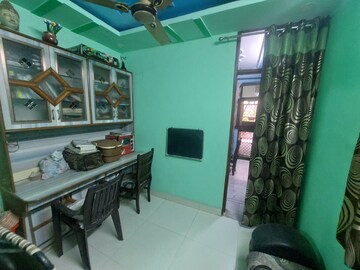 Study Room in 3 BHK Builder Floor at Mahindru Enclave – for Sale
