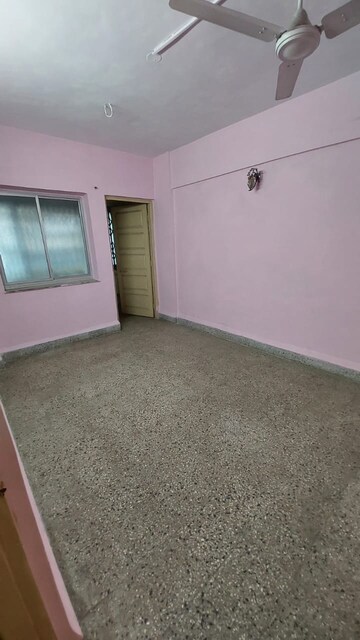 Room in 3 BHK Apartment at Charkop Gaon – for Rent