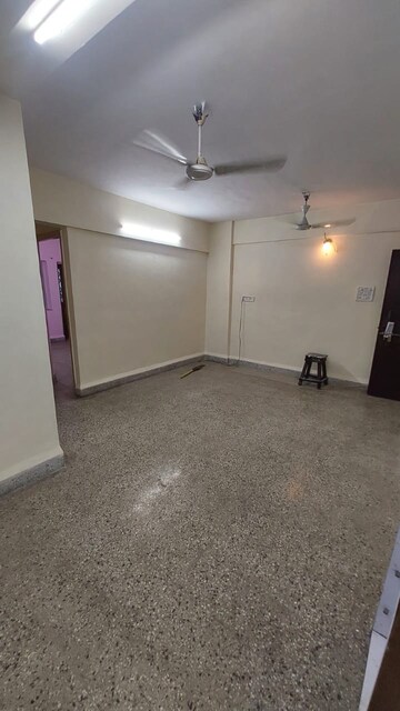 Room in 3 BHK Apartment at Charkop Gaon – for Rent