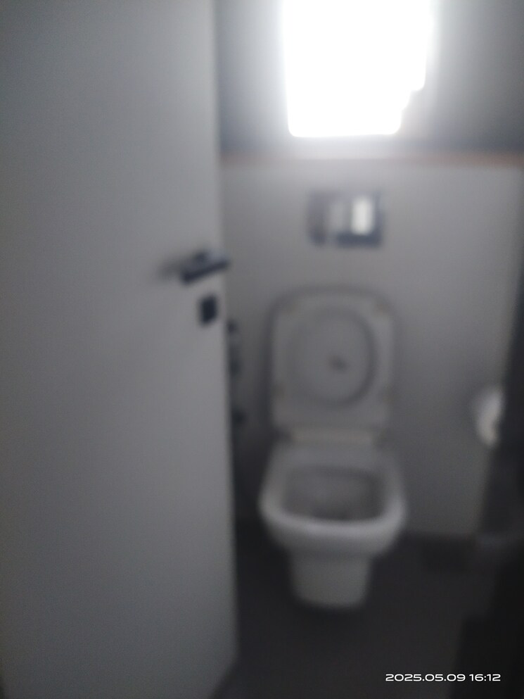 Washroom, commerce-center-andheri Commercial Office Space 2700 Sq.Ft. In Andheri West Mumbai 8629772