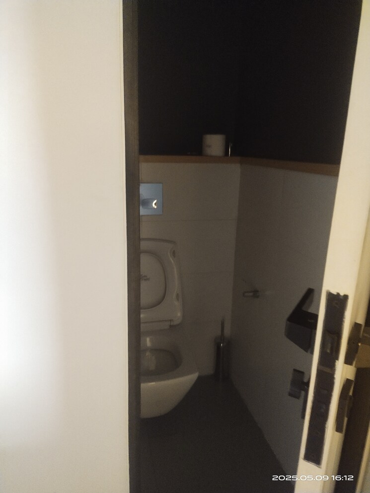 Washroom, commerce-center-andheri Commercial Office Space 2700 Sq.Ft. In Andheri West Mumbai 8629772