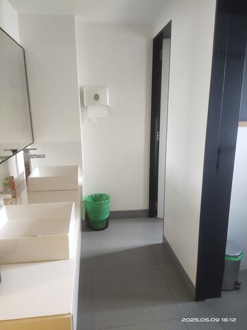 Furnished Amenities in  Office Space at Commerce center Andheri, Andheri West – for Rent