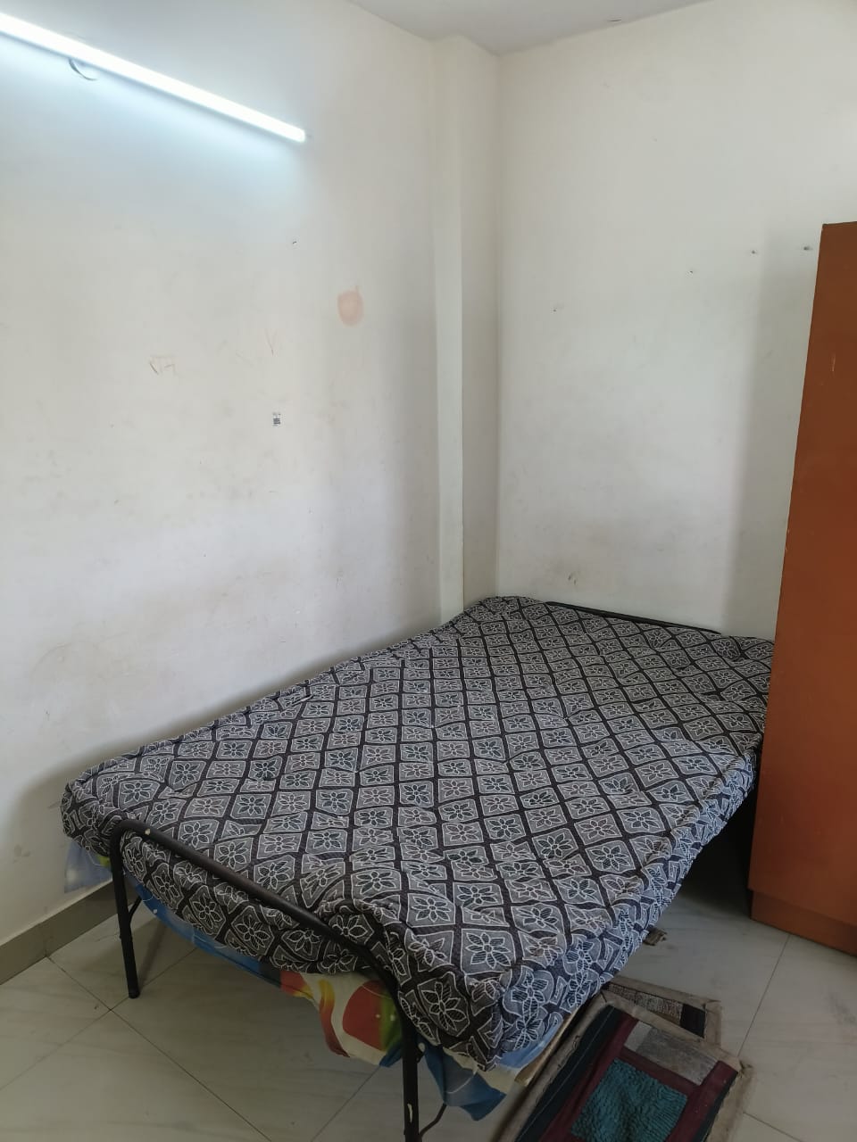 1 Rk+ Extra Room Independent House For Rent in RWA Apartments Sector 27