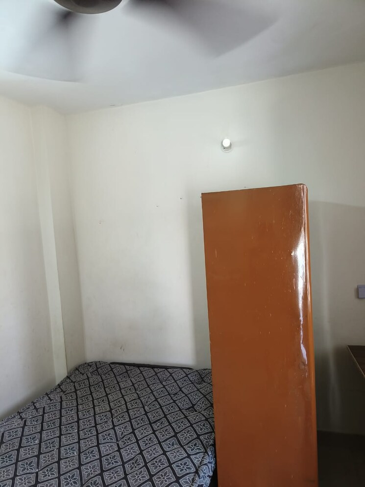 Bedroom, rwa-apartments-sector-27 1 RK 450 Sq.Ft. Independent House In Sector 27 Noida 8629773