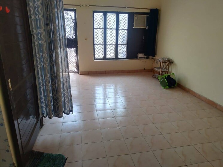 Room, rwa-apartments-sector-26 1 RK 450 Sq.Ft. Independent House In Sector 26 Noida 8629776