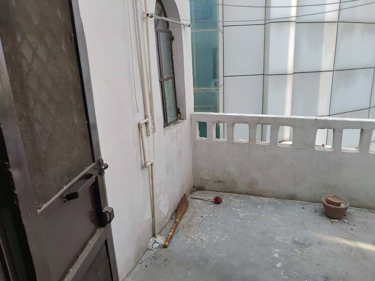 Balcony, rwa-apartments-sector-26 1 RK 450 Sq.Ft. Independent House In Sector 26 Noida 8629776