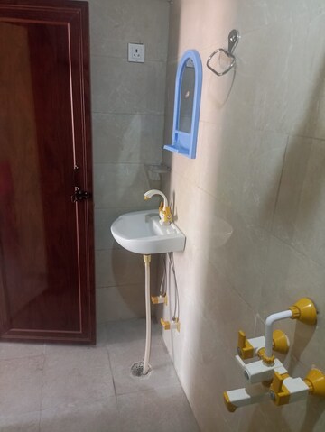 Bathroom in 1 RK Independent House at RWA Apartments Sector 20, Sector 20 – for Rent