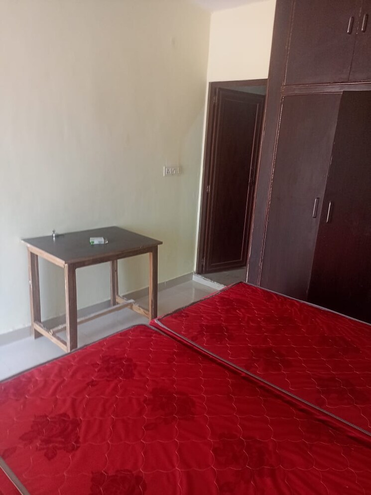 Bedroom, rwa-apartments-sector-20 1 RK 450 Sq.Ft. Independent House In Sector 20 Noida 8629777