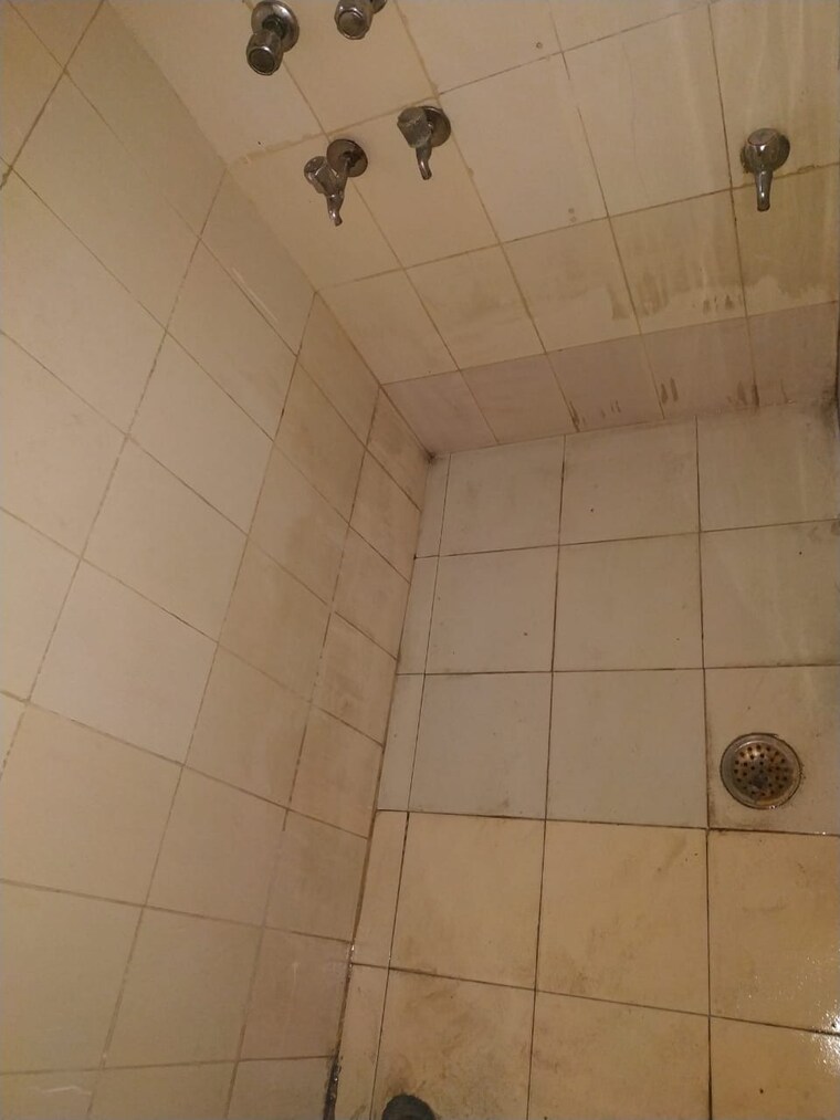 Bathroom, molarband 1 Bedroom 516 Sq.Ft. Apartment In Molarband Delhi 8629781