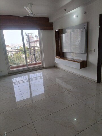 Kitchen in 3.5 BHK Apartment at Rishita Manhattan, Gomti Nagar – for Rent