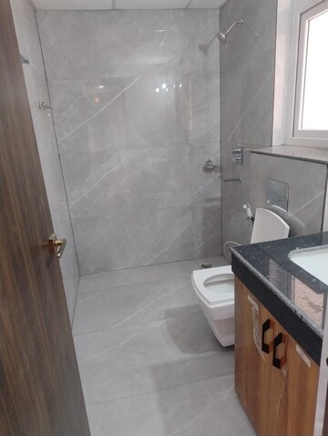 Master Bedroom in 3.5 BHK Apartment at Rishita Manhattan, Gomti Nagar – for Rent