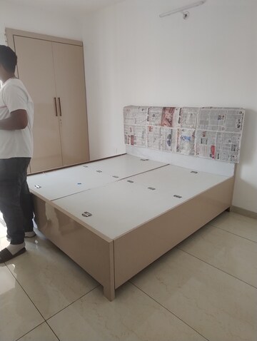 Master Bedroom in 3.5 BHK Apartment at Rishita Manhattan, Gomti Nagar – for Rent