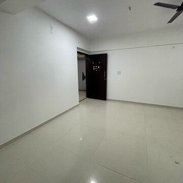 Room in 2 BHK Apartment at Goregaon East – for Rent