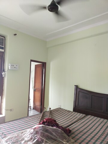Furnished Amenities in 1.5 BHK Builder Floor at RWA Apartments Sector 12, Sector 12 – for Rent