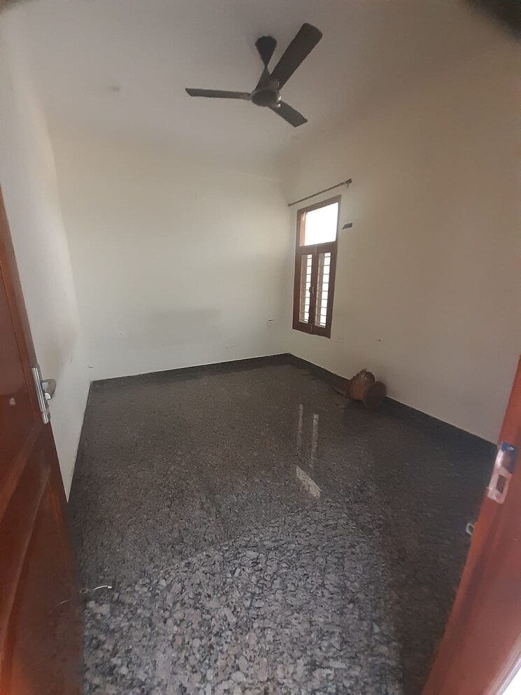 Room, sector 116 2 Bedroom 1100 Sq.Ft. Independent House In Sector 116 Noida 8629936