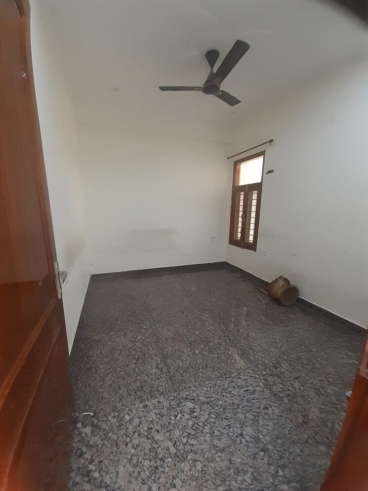 Room, sector 116 2 Bedroom 1100 Sq.Ft. Independent House In Sector 116 Noida 8629936