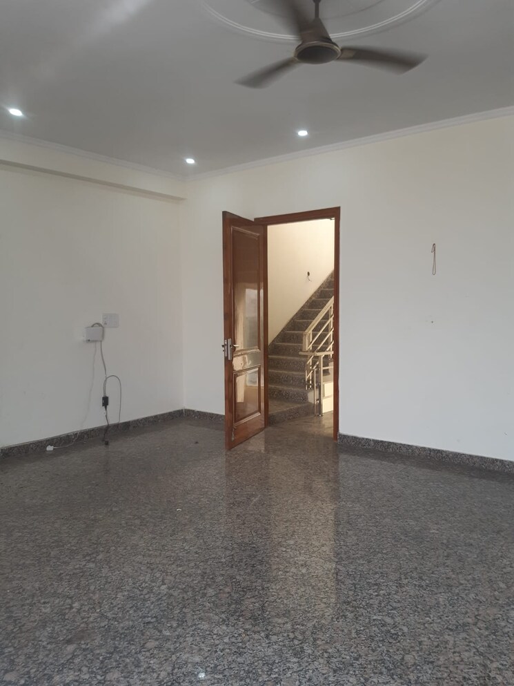 Room, sector 116 2 Bedroom 1100 Sq.Ft. Independent House In Sector 116 Noida 8629936