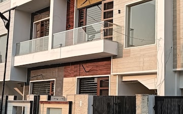6+ BHK Villa For Sale in Sector 17