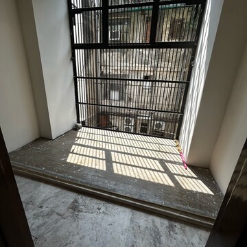 Balcony in 3 BHK Builder Floor at South Extension I – for Rent