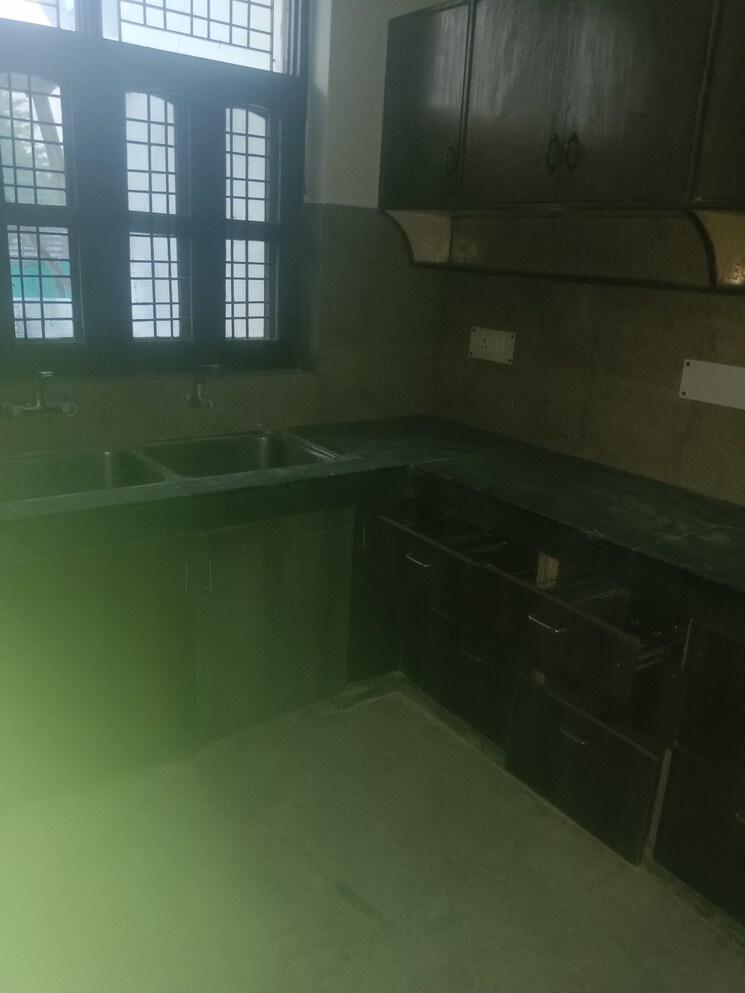 Kitchen, sector 9a 2 Bedroom 1450 Sq.Ft. Builder Floor In Sector 9a Gurgaon 8630019