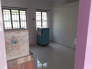 Room in 2 BHK Apartment at Kumar Classic, Aundh – for Rent