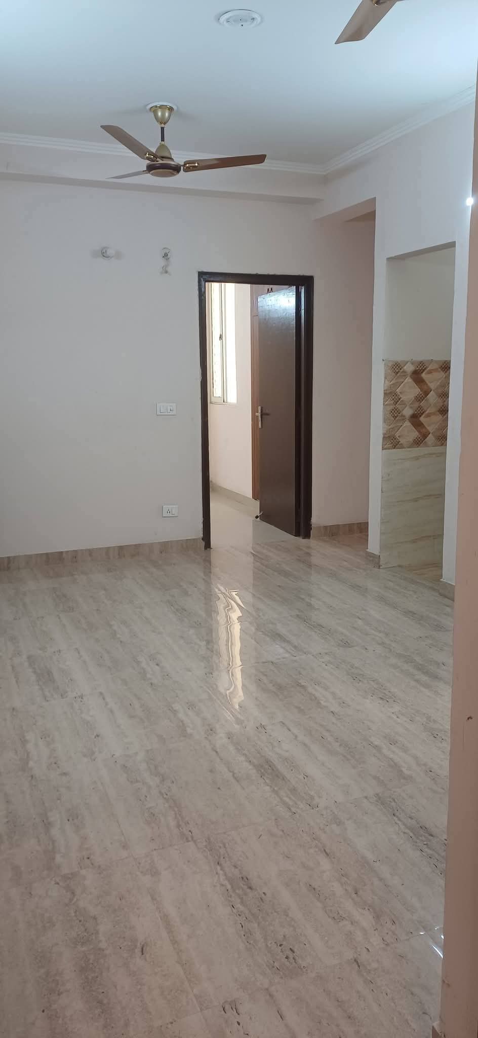 2 BHK + Pooja Room Apartment For Sale in Amrapali Golf Homes