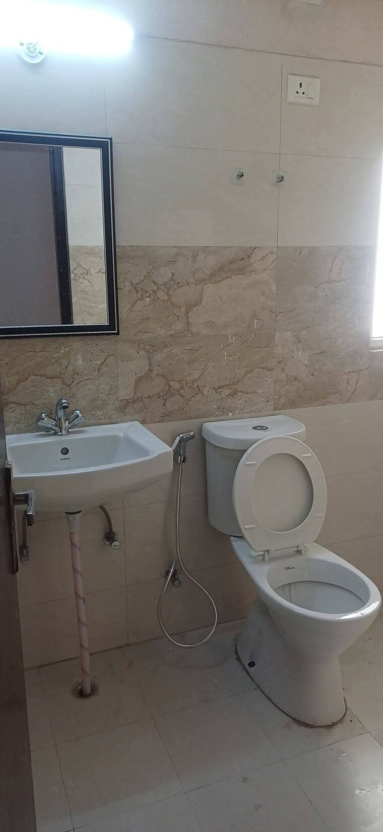 Bathroom, amrapali-golf-homes 2 Bedroom 1100 Sq.Ft. Apartment In Sector 4 Greater Noida Greater Noida 8630052