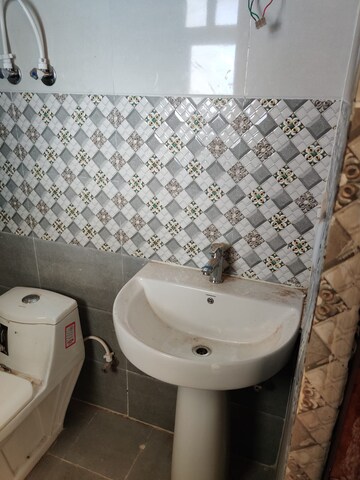 Bathroom in 2 BHK Apartment at Amrapali Golf Homes, Sector 4 Greater Noida – for Rent