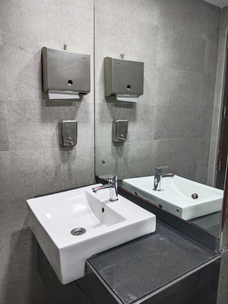 Bathroom, prime-corporate-park Commercial Office Space 4090 Sq.Ft. In Andheri East Mumbai 8630068