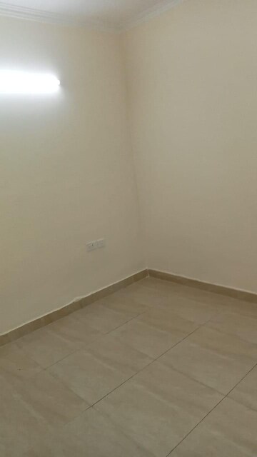 Room in 3 BHK Apartment at Gaur City 2 - 14th Avenue, Sector 16c Greater Noida – for Rent