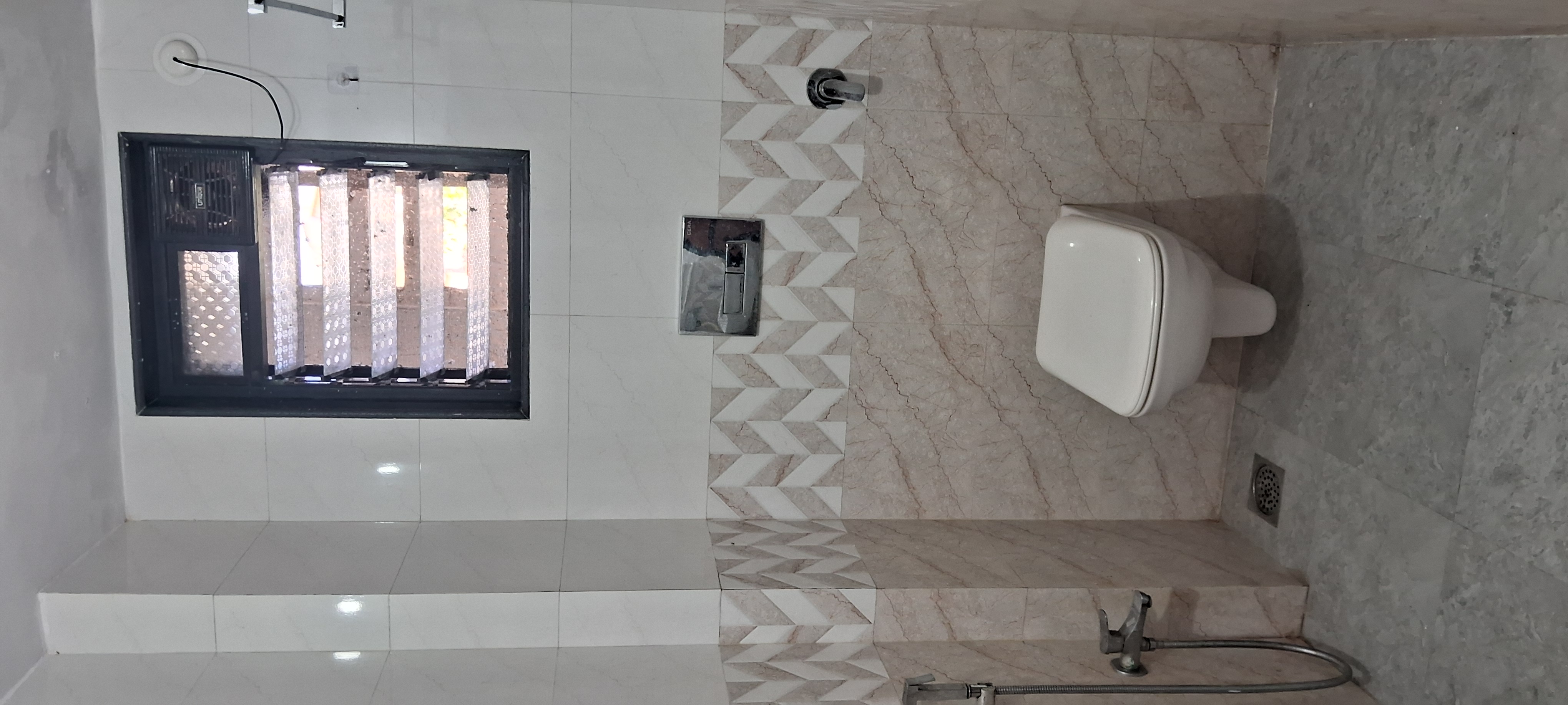 2 BHK Apartment For Rent in Seasons Lakeview CHS