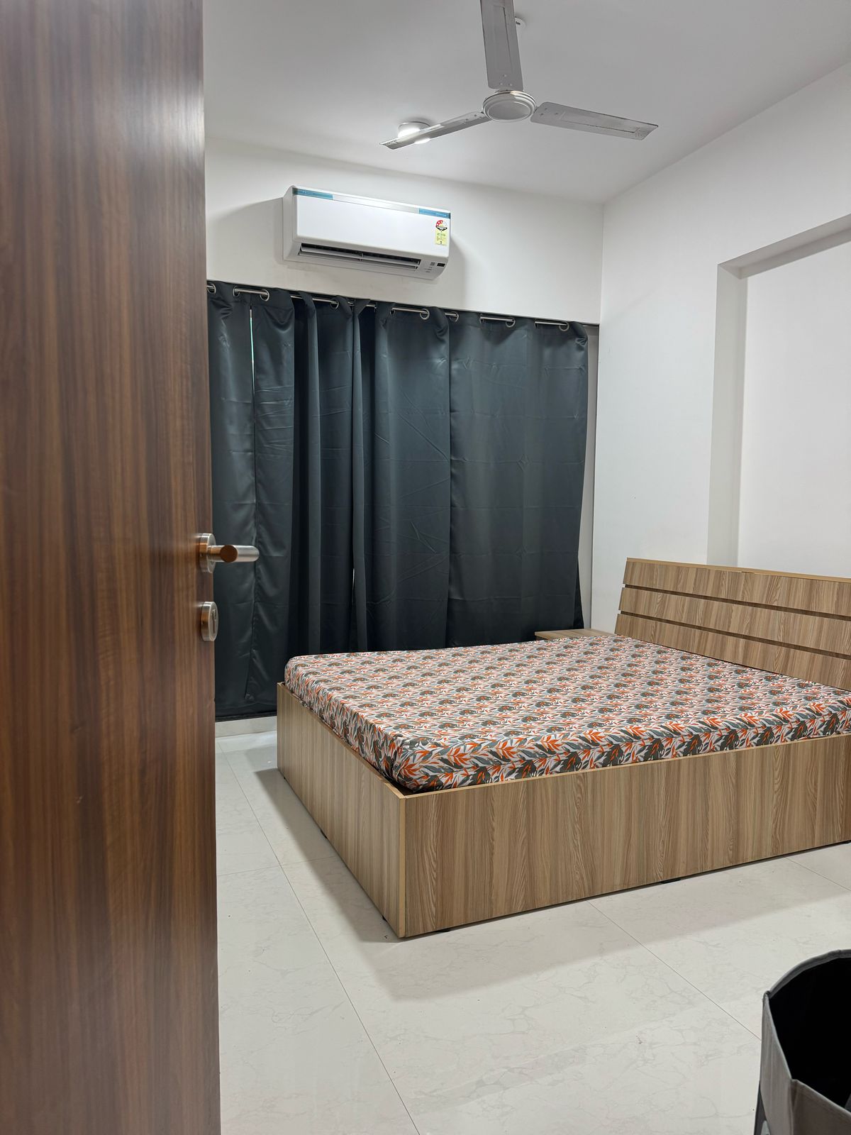 Pg For Rent in Khar West