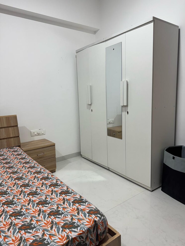 Room, khar west Pg For Boys In Khar West 8630223
