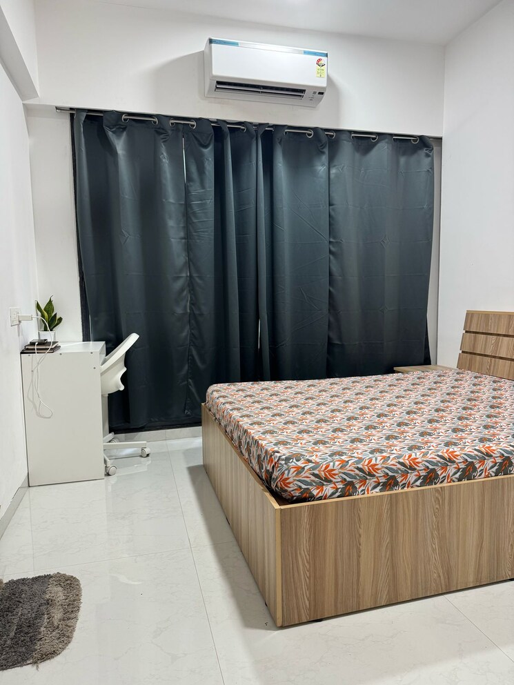 Room, khar west Pg For Boys In Khar West 8630223