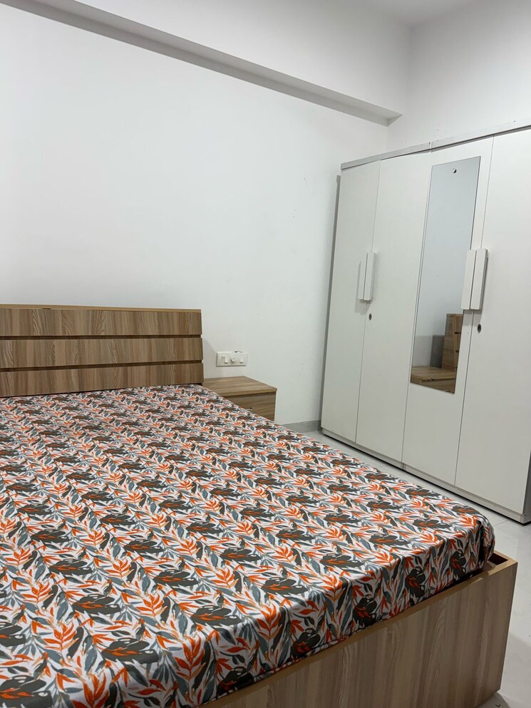 Room, khar west Pg For Boys In Khar West 8630223