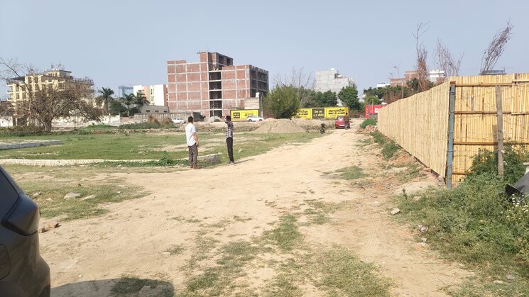 Garden, sector 167  150 Sq.Yd. Plot In Sector 167 Noida 8630258