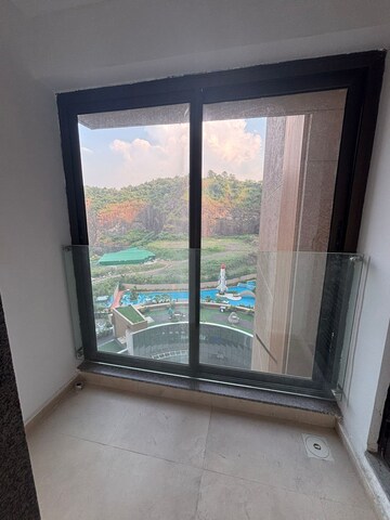 Room in 3 BHK Apartment at Kanakia Silicon Valley, Powai – for Sale