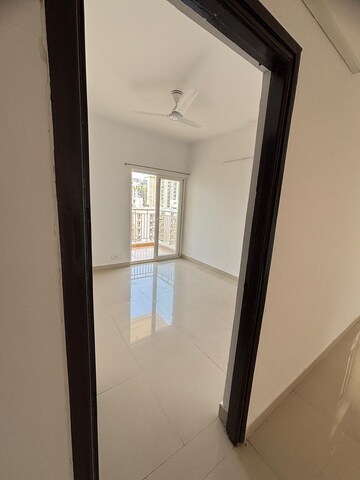 Room in 3 BHK Apartment at Paramount Emotions, Sector 1 Greater Noida – for Rent