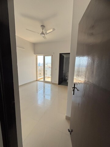 Room in 3 BHK Apartment at Paramount Emotions, Sector 1 Greater Noida – for Rent