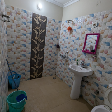 Bathroom in 2.5 BHK Villa at Sector 23 – for Rent