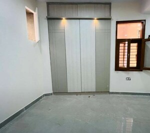 Room in 2 BHK Builder Floor at Sector 72 – for Sale