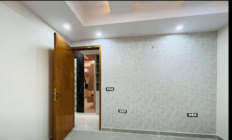 Room, sector 72 2 Bedroom 1050 Sq.Ft. Builder Floor In Sector 72 Noida 8630581