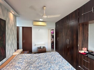 Bedroom in 2.5 BHK Apartment at Kalpataru Aura, Ghatkopar West – for Rent