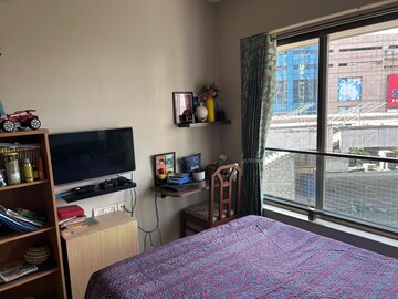 Bedroom in 2.5 BHK Apartment at Kalpataru Aura, Ghatkopar West – for Rent