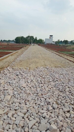  Plot For Sale in Gosainganj