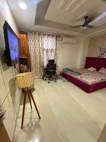 Living Room in 3 BHK Apartment at Sushant Lok 2, Sector 57 – for Rent